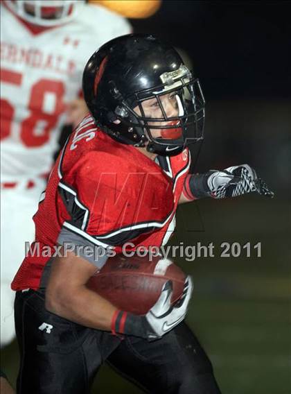Thumbnail 2 in Ferndale vs. Salesian (CIF NCS D4 Final) photogallery.