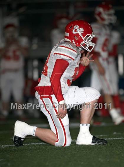 Thumbnail 1 in Ferndale vs. Salesian (CIF NCS D4 Final) photogallery.