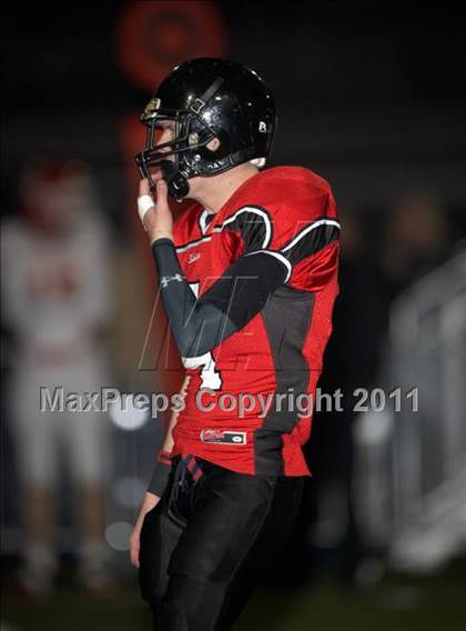 Thumbnail 3 in Ferndale vs. Salesian (CIF NCS D4 Final) photogallery.