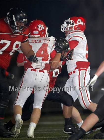 Thumbnail 2 in Ferndale vs. Salesian (CIF NCS D4 Final) photogallery.