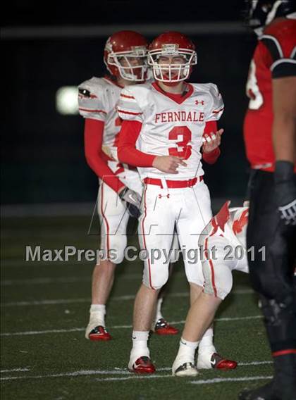 Thumbnail 3 in Ferndale vs. Salesian (CIF NCS D4 Final) photogallery.
