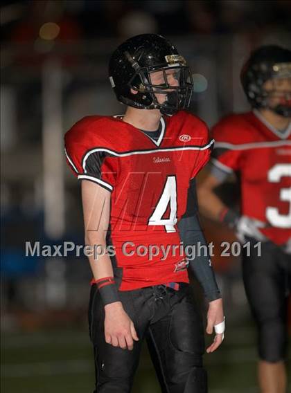 Thumbnail 2 in Ferndale vs. Salesian (CIF NCS D4 Final) photogallery.