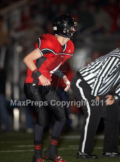 Thumbnail 3 in Ferndale vs. Salesian (CIF NCS D4 Final) photogallery.