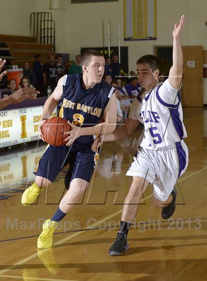 Thumbnail 1 in Islip vs West Babylon (Islip Holiday Tournament Final) photogallery.