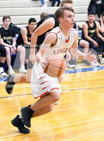 Thumbnail 2 in Verrado vs. Liberty (Sunnyslope Hoopsgiving Tournament) photogallery.