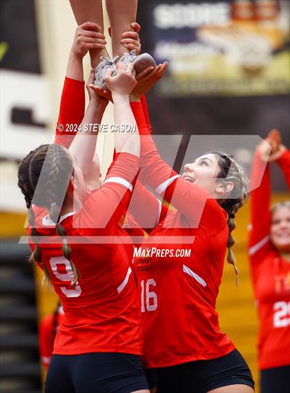 Thumbnail 3 in Del Oro photogallery.