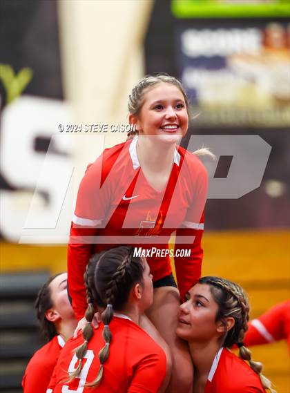 Thumbnail 1 in Del Oro photogallery.