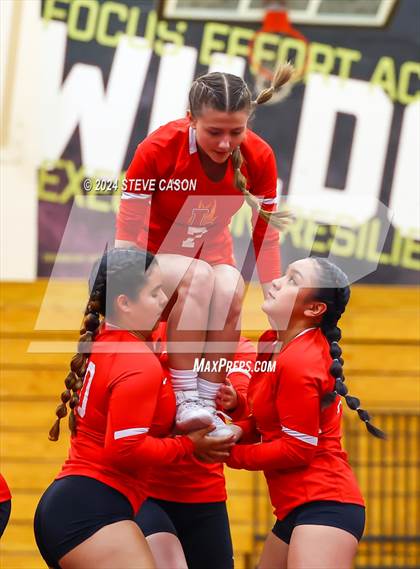 Thumbnail 3 in Del Oro photogallery.