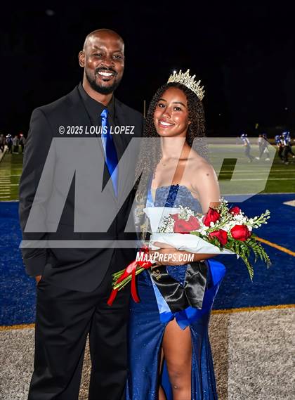 Thumbnail 3 in Claremont @ Charter Oak (Homecoming) photogallery.