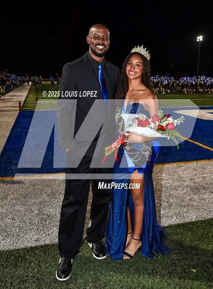 Thumbnail 1 in Claremont @ Charter Oak (Homecoming) photogallery.