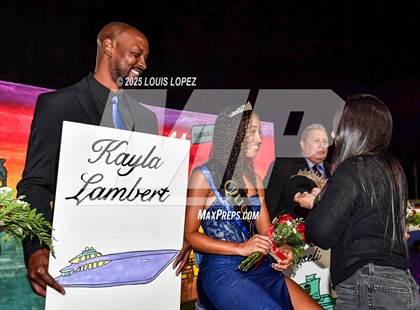 Thumbnail 1 in Claremont @ Charter Oak (Homecoming) photogallery.