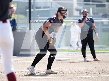 Thumbnail 3 in Farmington vs Herriman (UHSAA 6A Bracket 2 Round 1 - Game 1) photogallery.
