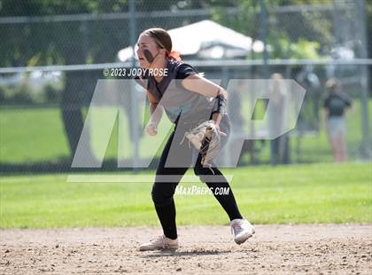 Thumbnail 2 in Farmington vs Herriman (UHSAA 6A Bracket 2 Round 1 - Game 1) photogallery.