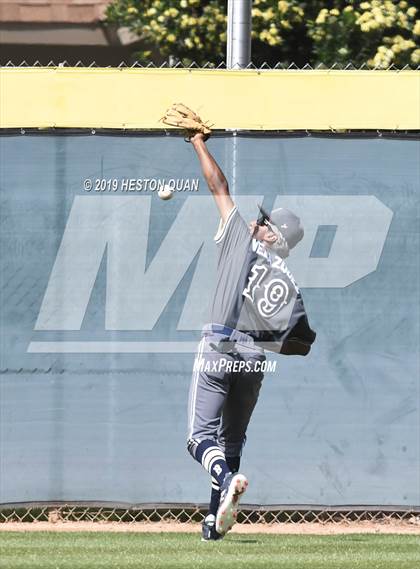 Thumbnail 2 in Birmingham vs. Shaker Heights (National Classic) photogallery.
