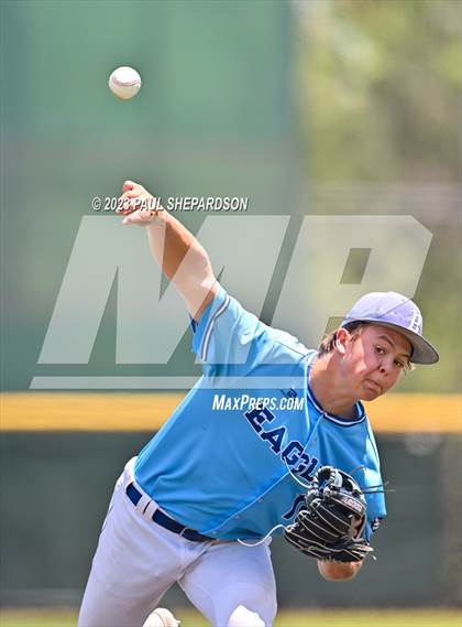 Thumbnail 2 in Broomfield vs. Mountain Vista (CHSAA 5A State 1st Round) photogallery.