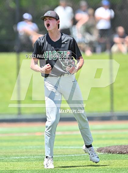 Thumbnail 3 in Broomfield vs. Mountain Vista (CHSAA 5A State 1st Round) photogallery.