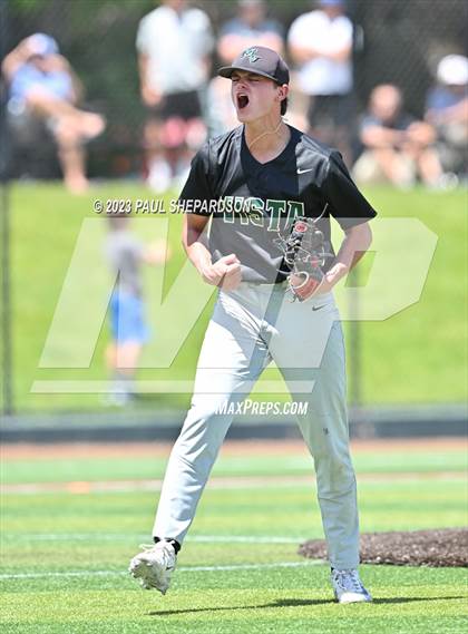 Thumbnail 1 in Broomfield vs. Mountain Vista (CHSAA 5A State 1st Round) photogallery.