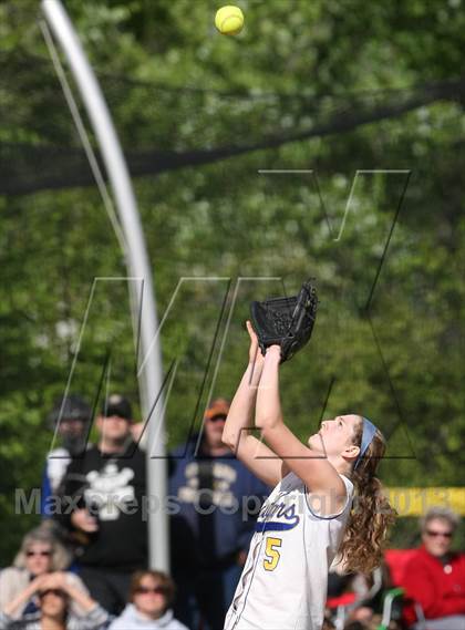 Thumbnail 2 in Morgan @ Haddam-Killingworth (Shoreline Conference Final) photogallery.