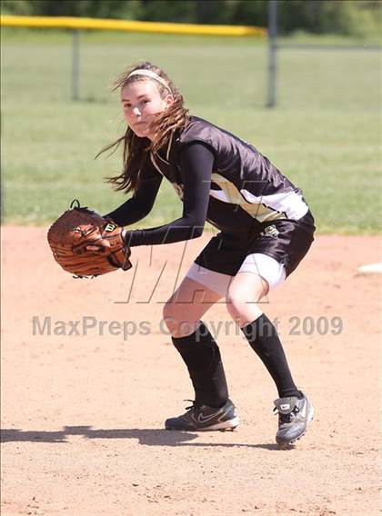 Thumbnail 1 in Southwestern vs JFK (Section 6 Class B Prequarterfinal) photogallery.