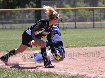 Thumbnail 3 in Southwestern vs JFK (Section 6 Class B Prequarterfinal) photogallery.