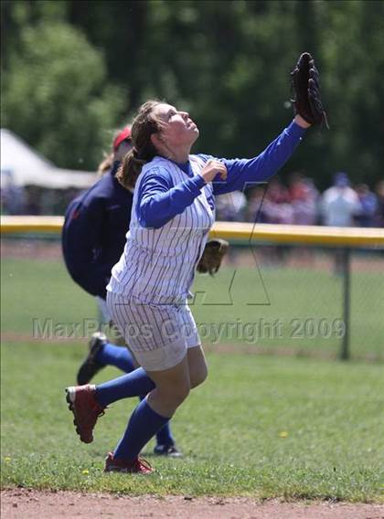 Thumbnail 1 in Southwestern vs JFK (Section 6 Class B Prequarterfinal) photogallery.