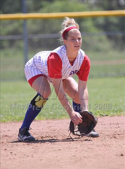 Thumbnail 2 in Southwestern vs JFK (Section 6 Class B Prequarterfinal) photogallery.
