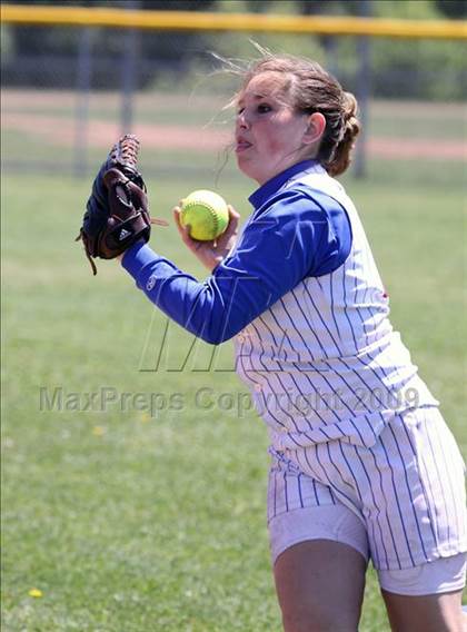Thumbnail 2 in Southwestern vs JFK (Section 6 Class B Prequarterfinal) photogallery.