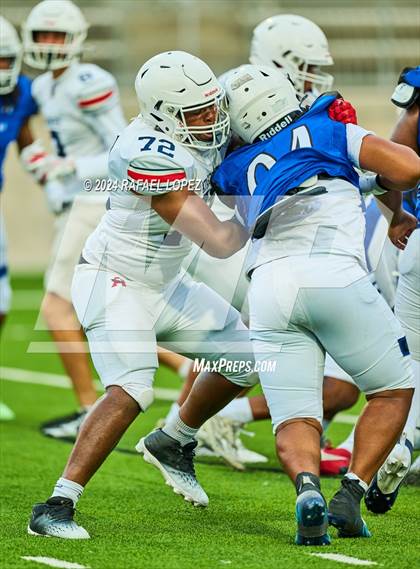 Thumbnail 2 in Atascocita vs King (A Team) photogallery.