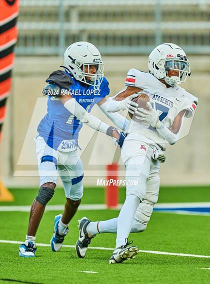 Thumbnail 2 in Atascocita vs King (A Team) photogallery.
