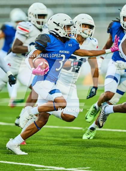 Thumbnail 2 in Atascocita vs King (A Team) photogallery.