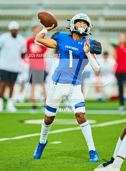 Thumbnail 2 in Atascocita vs King (A Team) photogallery.