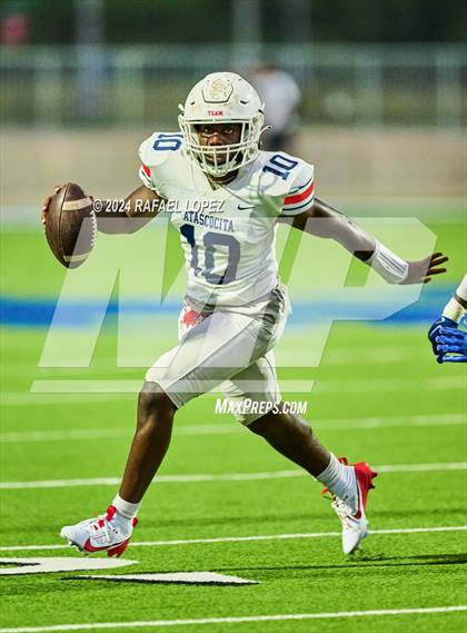 Thumbnail 2 in Atascocita vs King (A Team) photogallery.