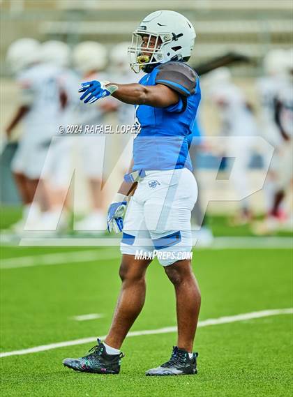 Thumbnail 2 in Atascocita vs King (A Team) photogallery.