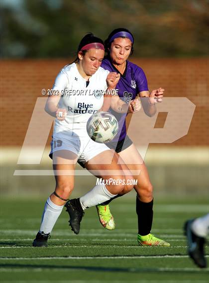 Thumbnail 2 in Bell vs Timber Creek (UIL 6A Bi-District Playoff) photogallery.