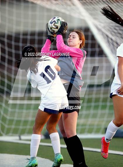 Thumbnail 1 in Bell vs Timber Creek (UIL 6A Bi-District Playoff) photogallery.