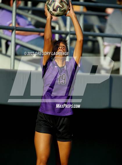 Thumbnail 1 in Bell vs Timber Creek (UIL 6A Bi-District Playoff) photogallery.