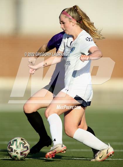 Thumbnail 3 in Bell vs Timber Creek (UIL 6A Bi-District Playoff) photogallery.