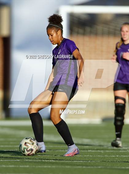 Thumbnail 2 in Bell vs Timber Creek (UIL 6A Bi-District Playoff) photogallery.