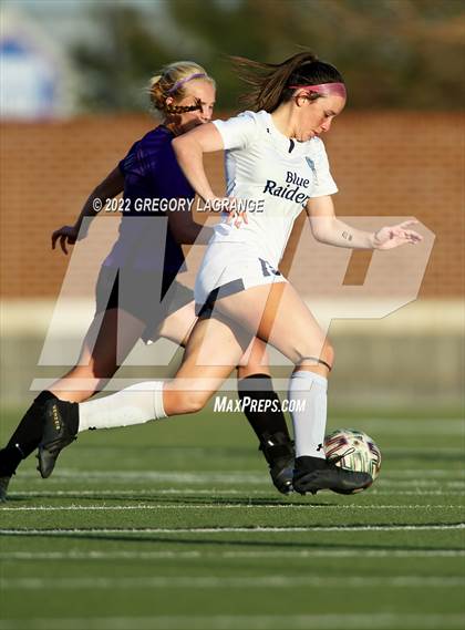 Thumbnail 3 in Bell vs Timber Creek (UIL 6A Bi-District Playoff) photogallery.