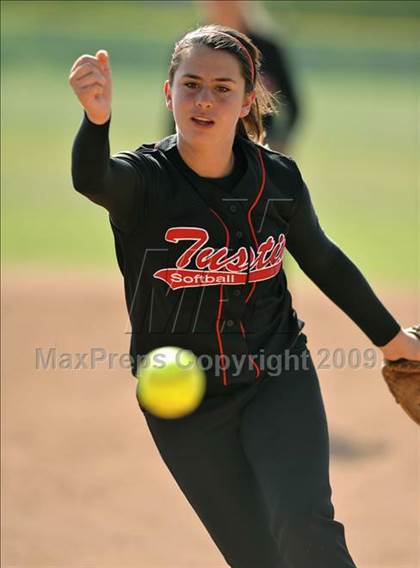 Thumbnail 2 in Tustin @ Brea Olinda photogallery.