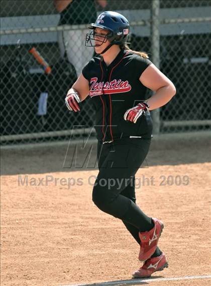 Thumbnail 1 in Tustin @ Brea Olinda photogallery.