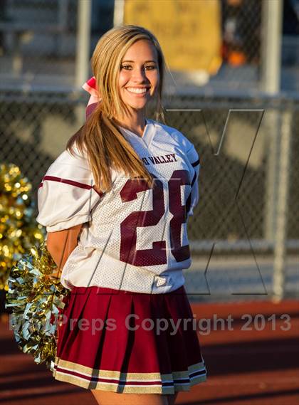 Thumbnail 3 in Royal @ Simi Valley photogallery.