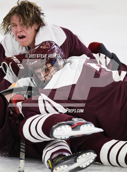 Thumbnail 2 in Glenwood Springs vs. Cheyenne Mountain (CHSAA 4A State Final) photogallery.