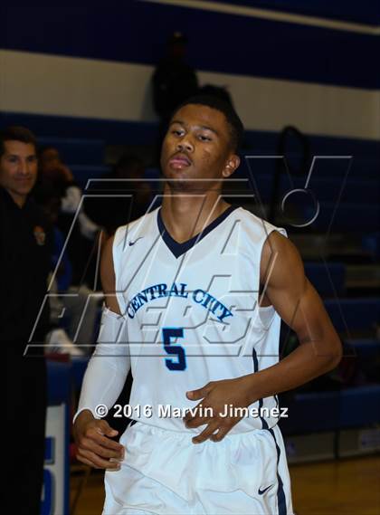 Thumbnail 2 in Middle College vs. Central City Value photogallery.