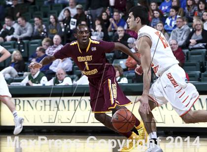 Thumbnail 2 in Union-Endicott vs Mt. Vernon (NYSPHSAA Regional Final) photogallery.