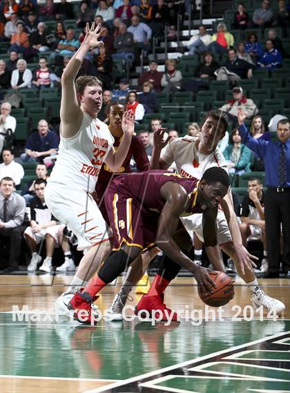 Thumbnail 3 in Union-Endicott vs Mt. Vernon (NYSPHSAA Regional Final) photogallery.