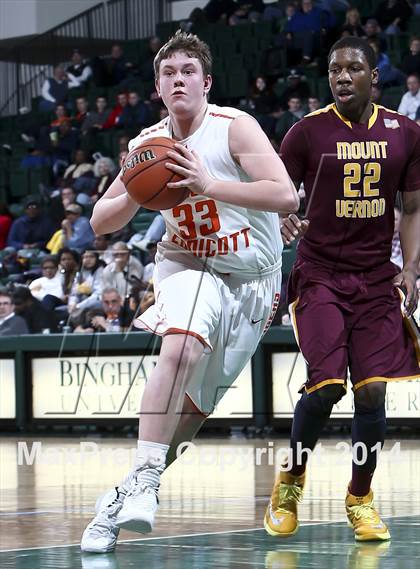 Thumbnail 3 in Union-Endicott vs Mt. Vernon (NYSPHSAA Regional Final) photogallery.