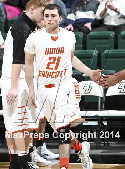 Thumbnail 3 in Union-Endicott vs Mt. Vernon (NYSPHSAA Regional Final) photogallery.