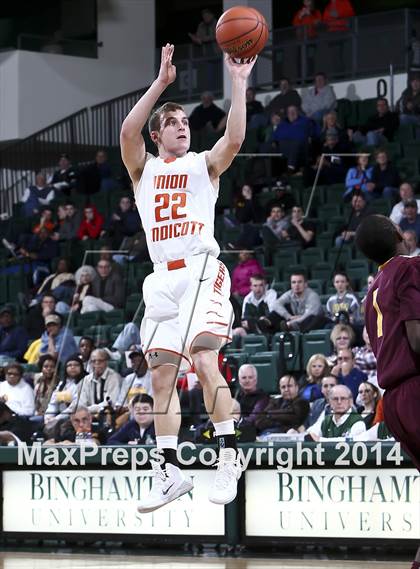 Thumbnail 3 in Union-Endicott vs Mt. Vernon (NYSPHSAA Regional Final) photogallery.