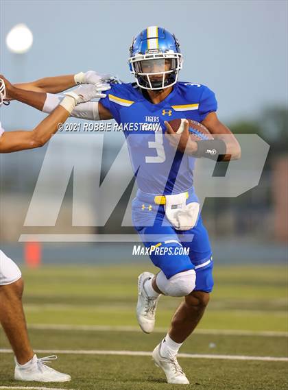 Thumbnail 1 in Whitehouse @ Corsicana photogallery.